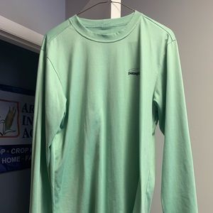 Men’s Patagonia L/S medium shirt